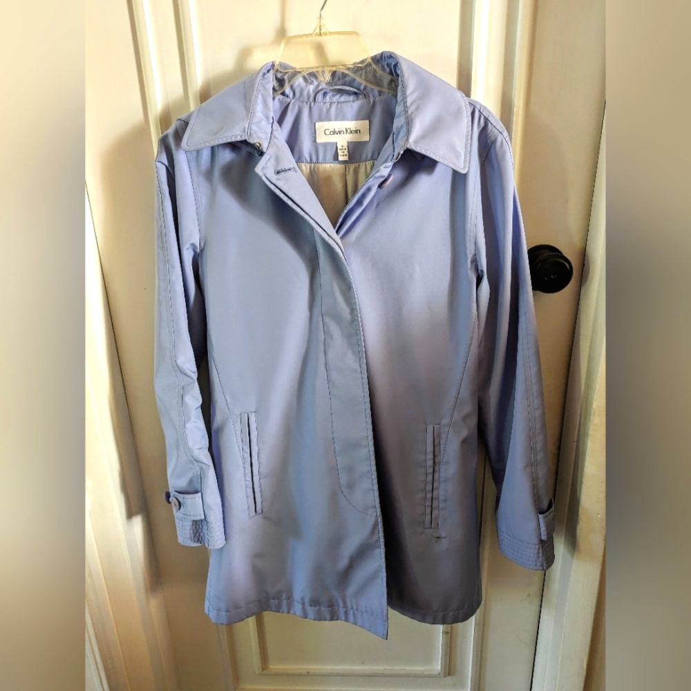 Woman's sz 2 Calvin Klein baby blue raincoat